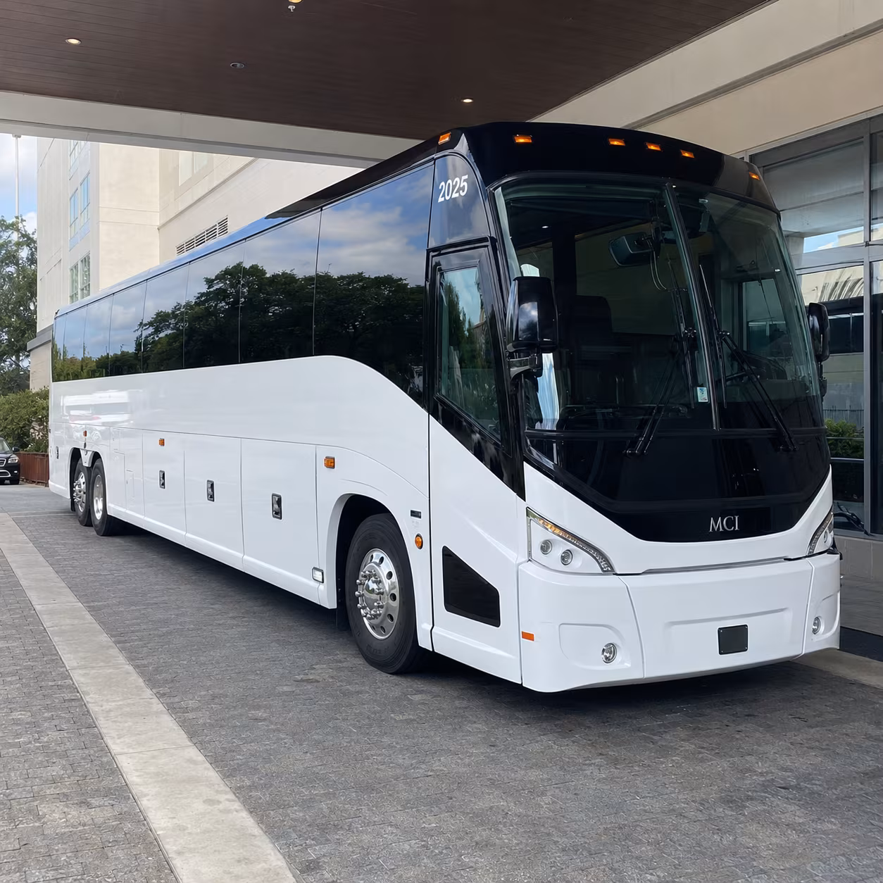 orem 54 passenger charter bus